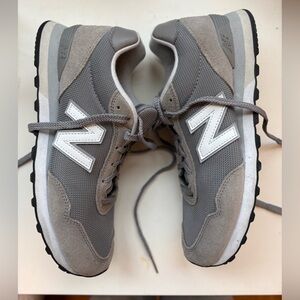 New Balance Men's 515 v3 Classic Sneaker in Grey